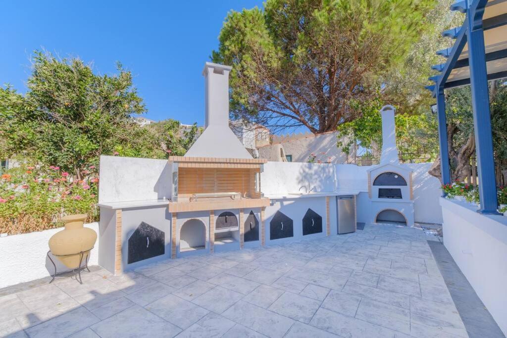 Lefkathia Beach Villa - Gated Beach-Front Private Villa At Lefkathia Beach, Chios! Volissos 外观 照片